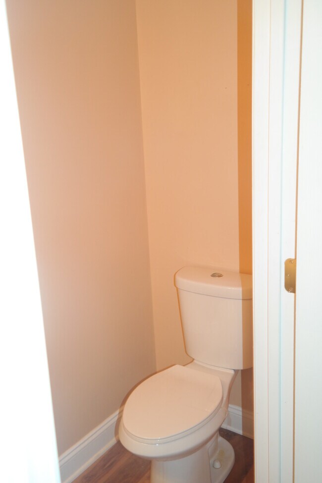 Building Photo - Charming 2 Bedroom/2.5 Bathroom Townhome in Linwood/Patterson Park, MD!