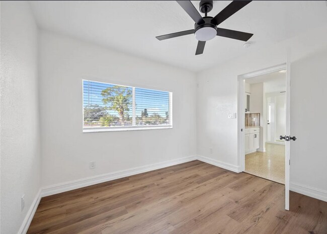 Building Photo - 4869 Venetian Blvd NE