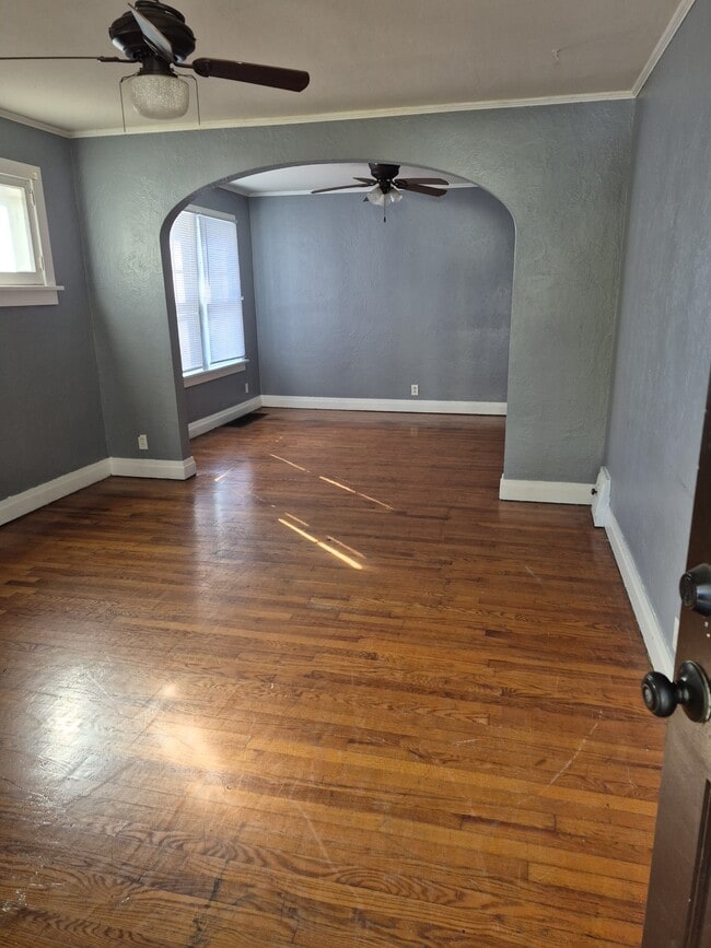 Building Photo - 429 Shirley Ave