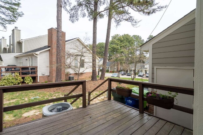 Building Photo - Two Bedroom Townhome in Raleigh's Heart!