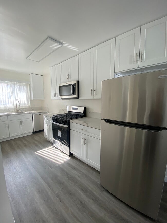 Building Photo - 4025 Coco Ave