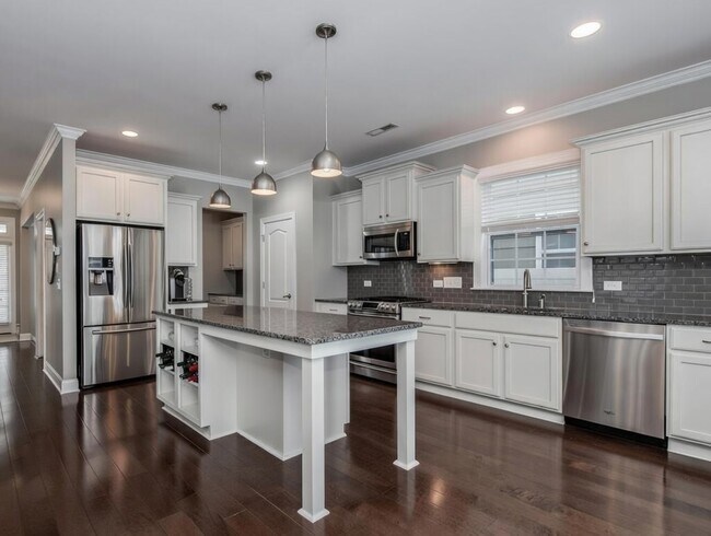 Building Photo - 10524 Royal Winchester Dr