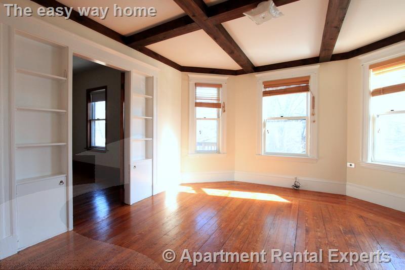 Building Photo - 92 Rogers Ave