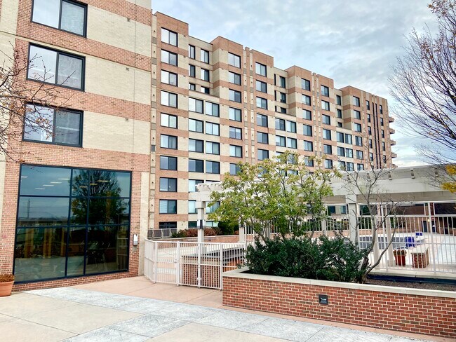 Building Photo - 2451 Midtown Ave