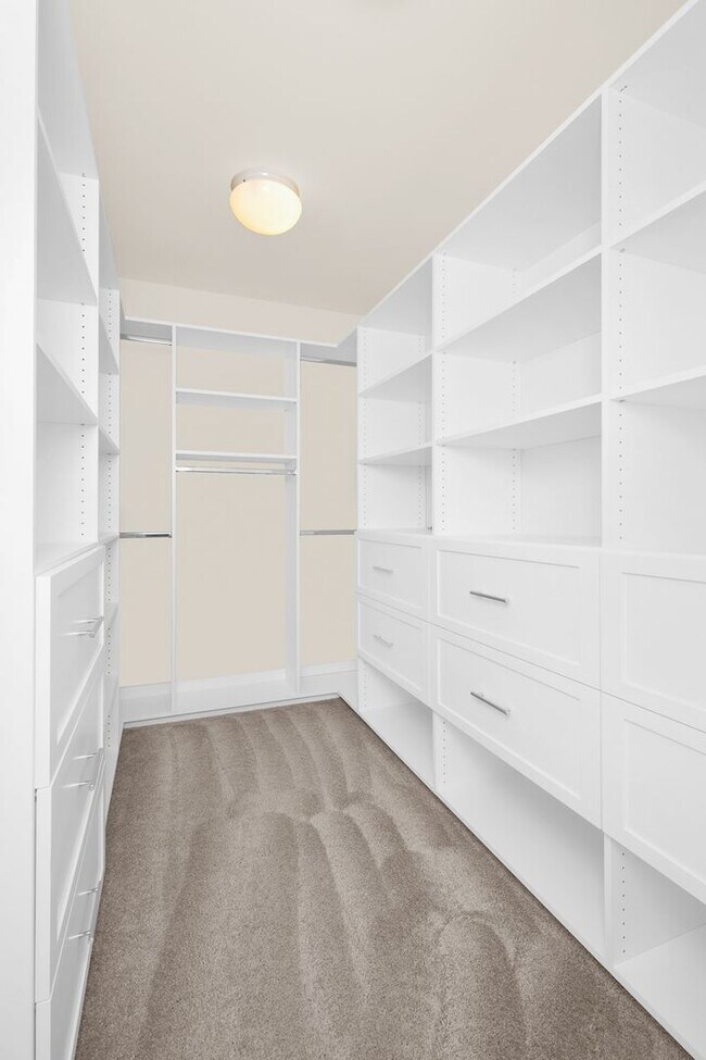 Building Photo - $500 Off to lease by November 15th! 4 Bedr...