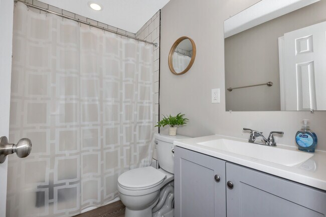 Building Photo - 2406 Shady Lane Dr NW