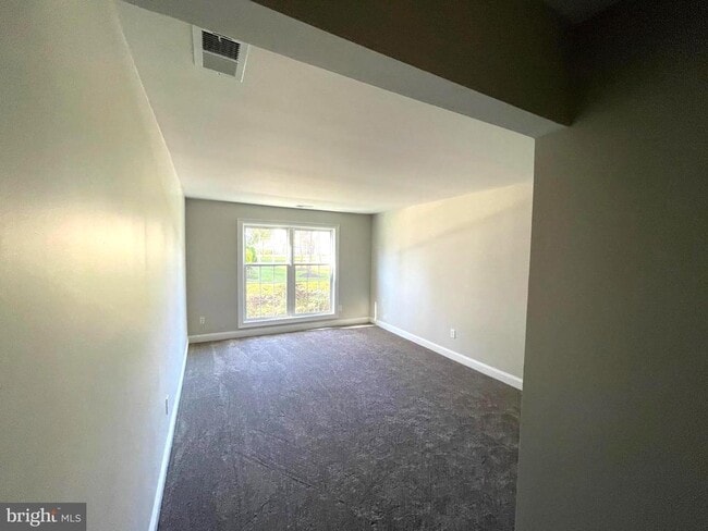 Building Photo - 167 Andover Pl