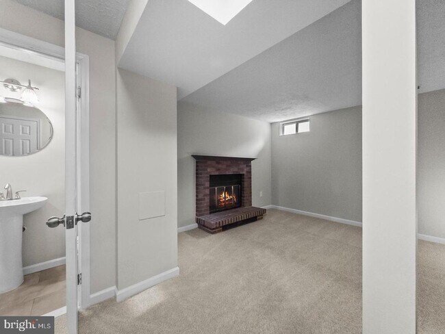 Building Photo - 10110 Shelldrake Cir