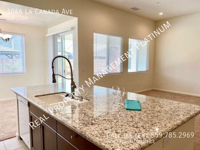 Building Photo - 1046 La Canada Ave