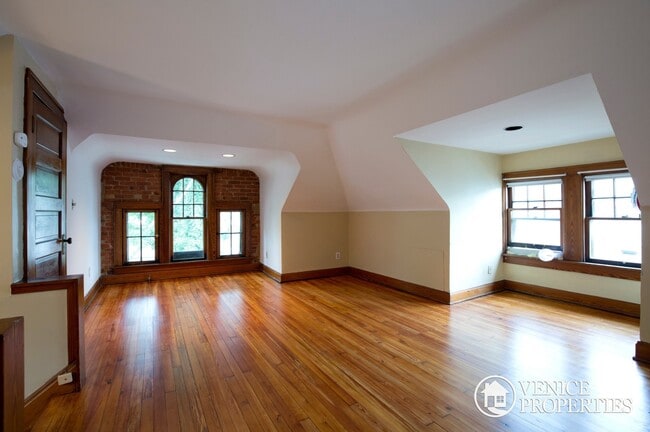 Building Photo - 55 E Oakland Ave