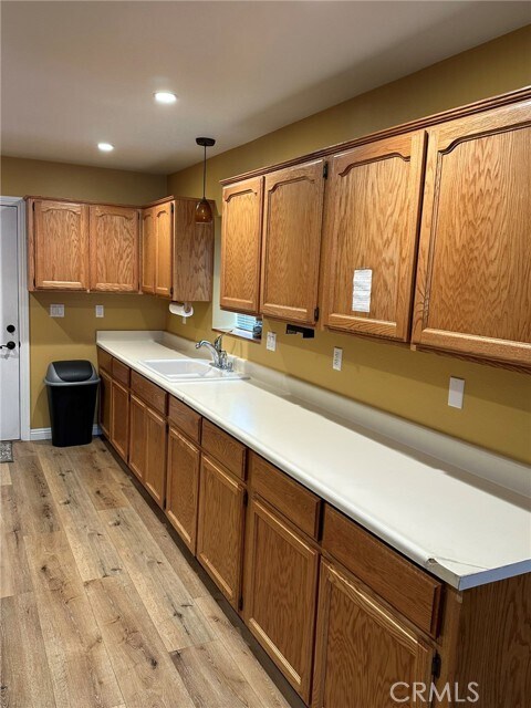 Building Photo - 137 E Country Club Blvd