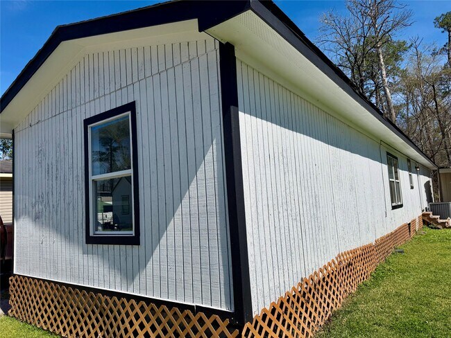 Building Photo - 3510 Fox Dr