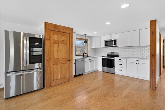 Building Photo - 999 Salmon Creek Rd