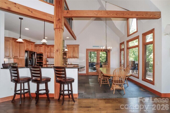 Building Photo - 111 Farmington Ln