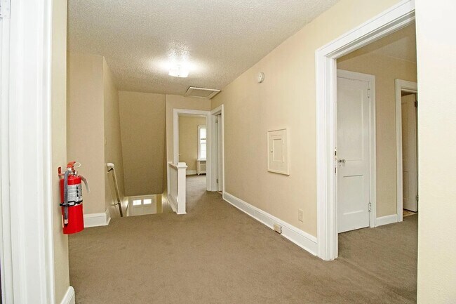 Building Photo - 815 5th Ave S