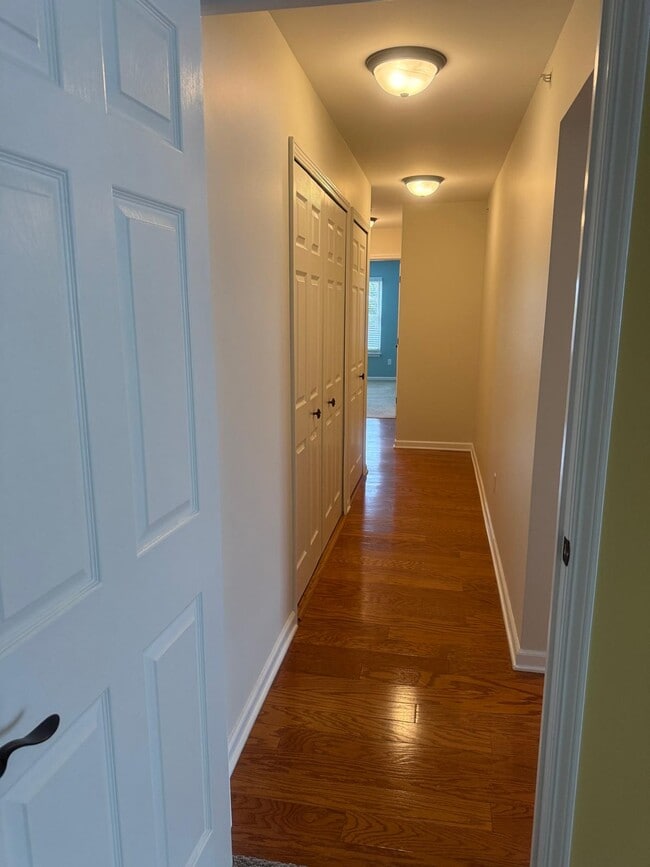 Building Photo - 7438 Lacy Dr