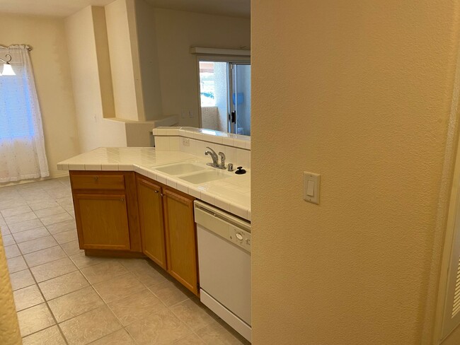 Building Photo - SE!!! Gated!! 2 Bedroom 1st Floor with Bal...