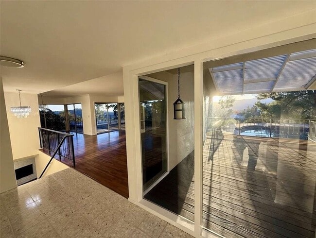 Building Photo - 490 Starlight Crest Dr