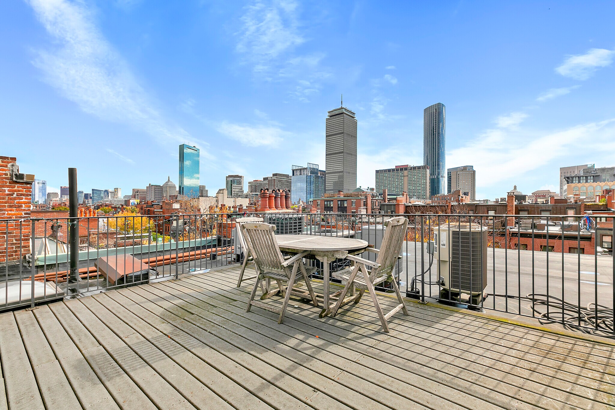 Building Photo - 403 Marlborough St