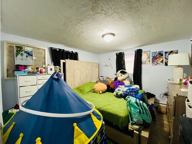 Building Photo - 530 Beach St