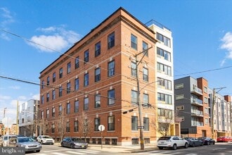 Building Photo - 1637-39 Poplar St