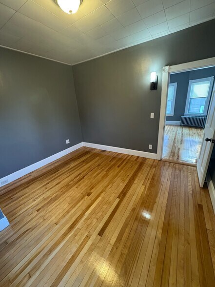 Building Photo - 95 Bradford Ave