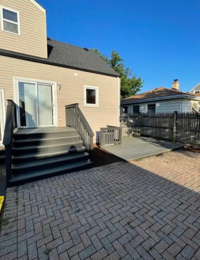 Building Photo - 754 Spring Rd