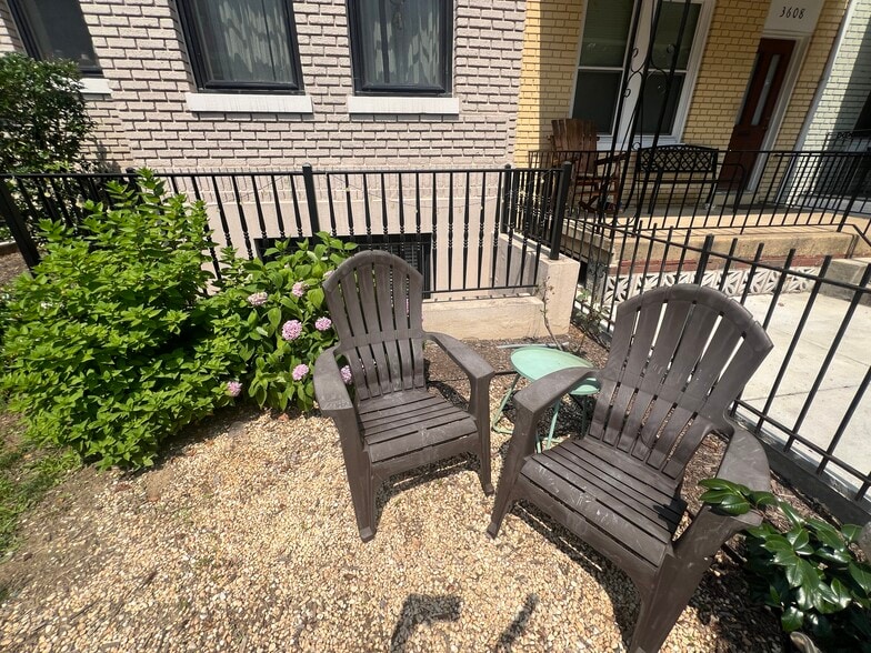 shared outdoor garden space - 3606 Rock Creek Church Rd NW