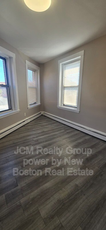 Building Photo - 116-124A Central Ave