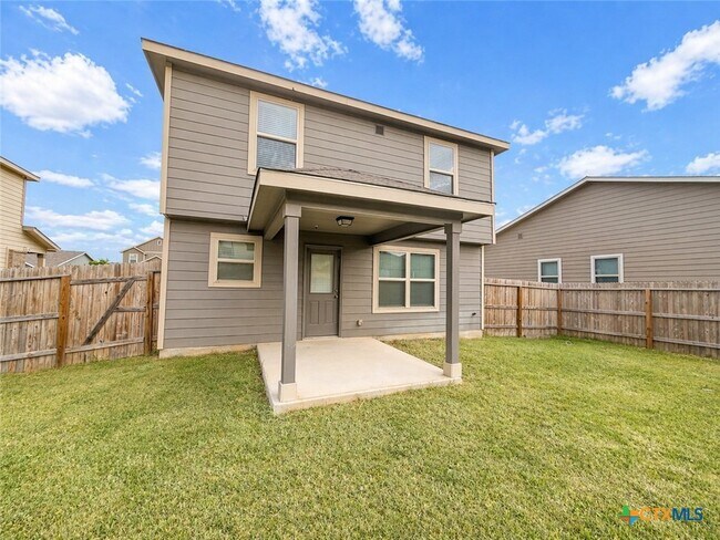 Building Photo - 2432 Ayers Dr