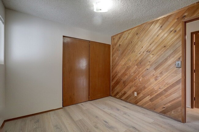 Building Photo - Beautiful, Remodeled Burien Rambler Available Now! 3 Bedrooms Plus Den!