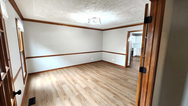 Building Photo - 3467 Charlemaine Dr