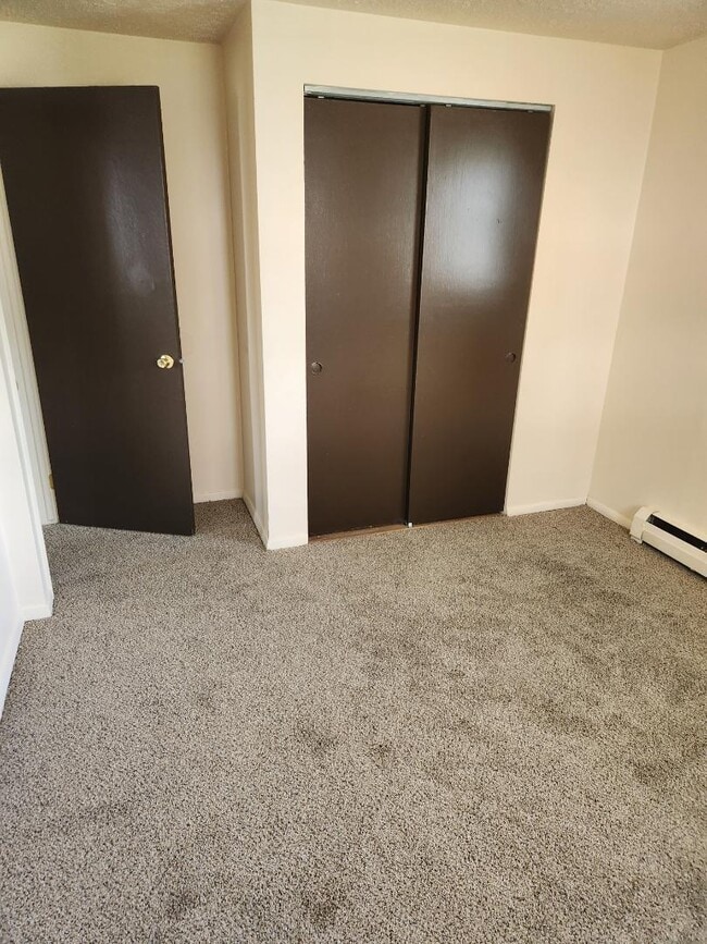 Building Photo - 793 E High St