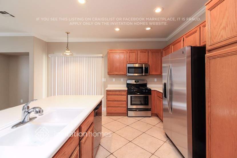 Building Photo - 25757 St Marta Dr