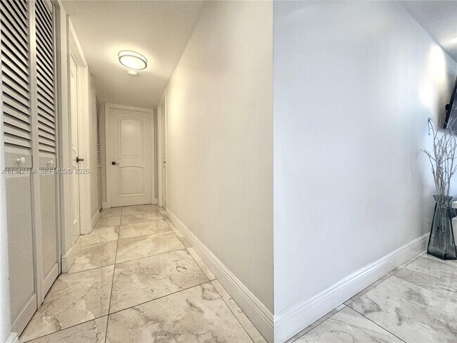 Building Photo - 3800 S Ocean Dr