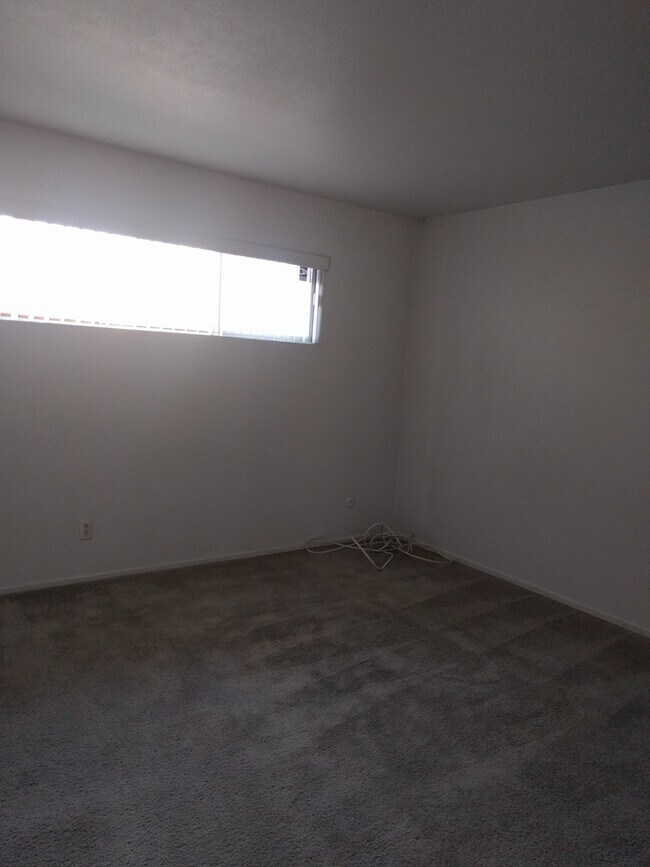 Building Photo - 805 Tully Rd
