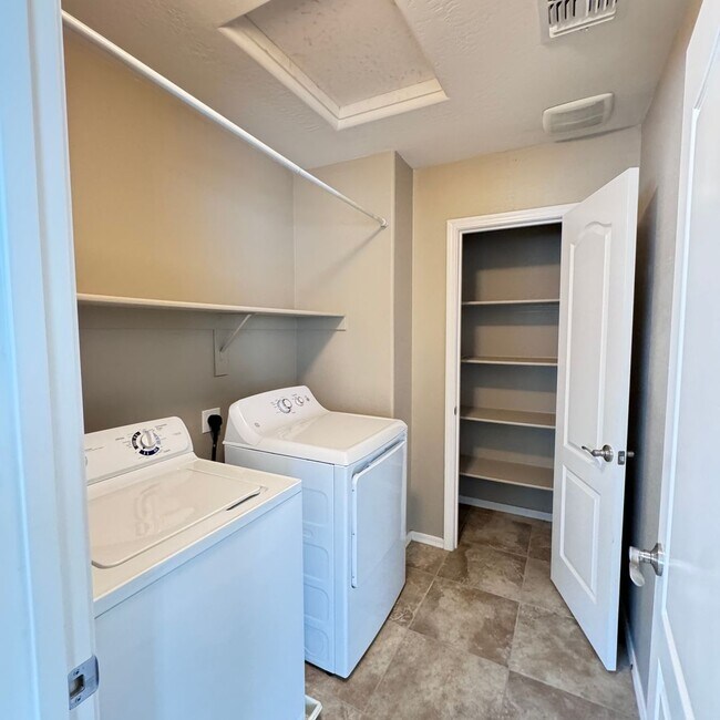 Building Photo - 3 bedroom rental in Cooley Station