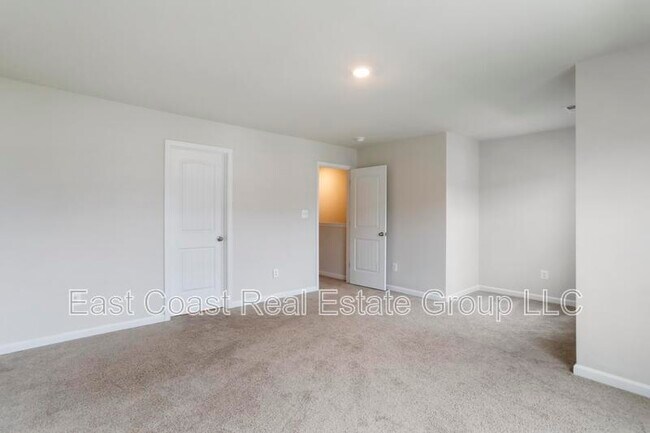 Building Photo - 124 Cramsford St
