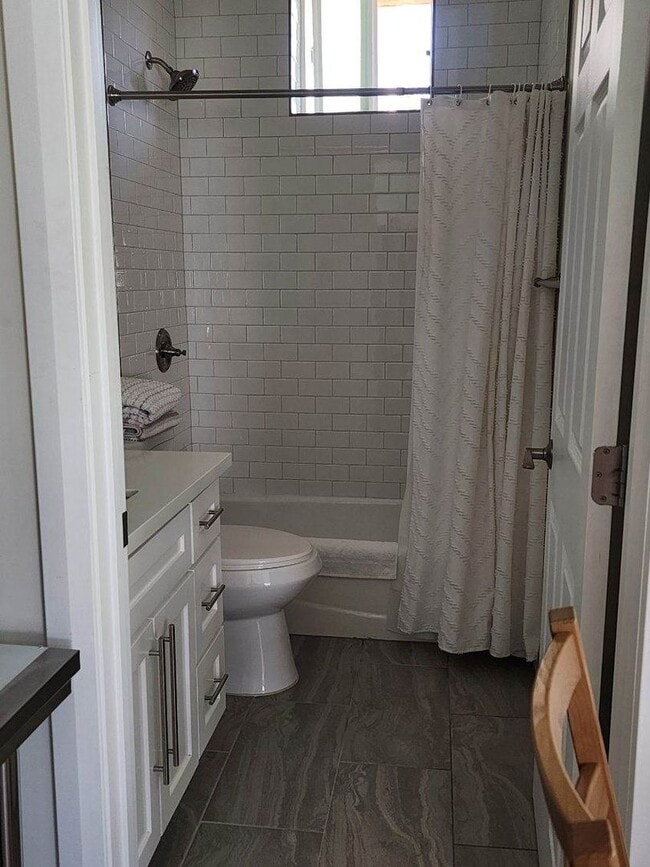 Building Photo - 10458 Brooke Ave