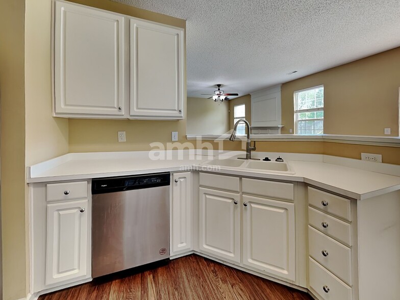 Building Photo - 100 Smokehouse Dr