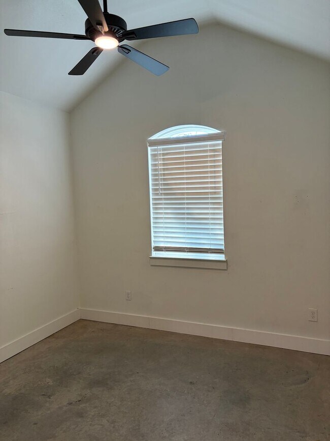 Building Photo - 3/2 Waco, TX