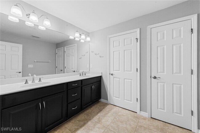 Building Photo - 3863 Tilbor Circle