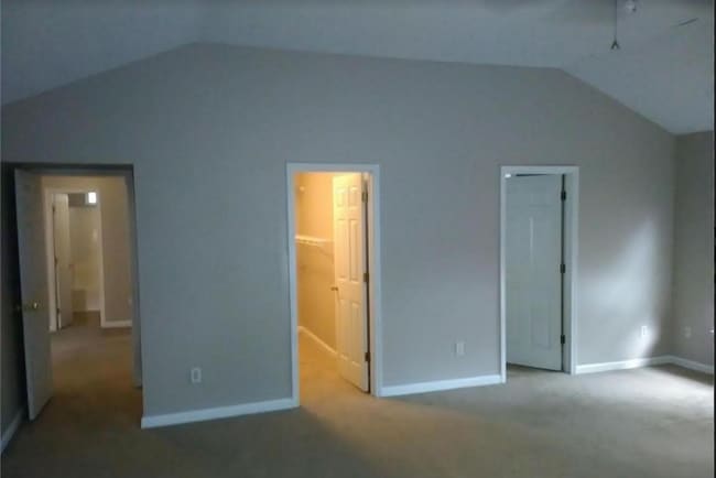 Building Photo - 8801 Lakecrest Way