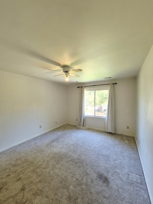 Building Photo - 9019 Double Tree Ln
