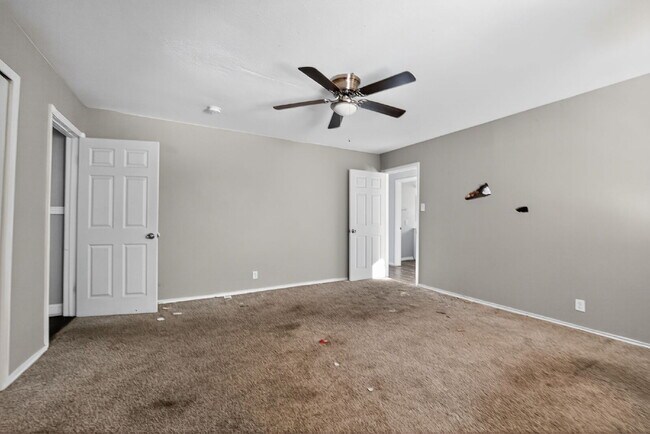 Building Photo - Charming 3-Bedroom Home on a Corner Lot in Fort Worth!