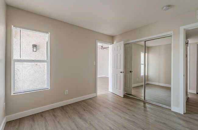 Building Photo - NEWLY REMODELED! 3 Bed 2 Bath Single Story Central PHX