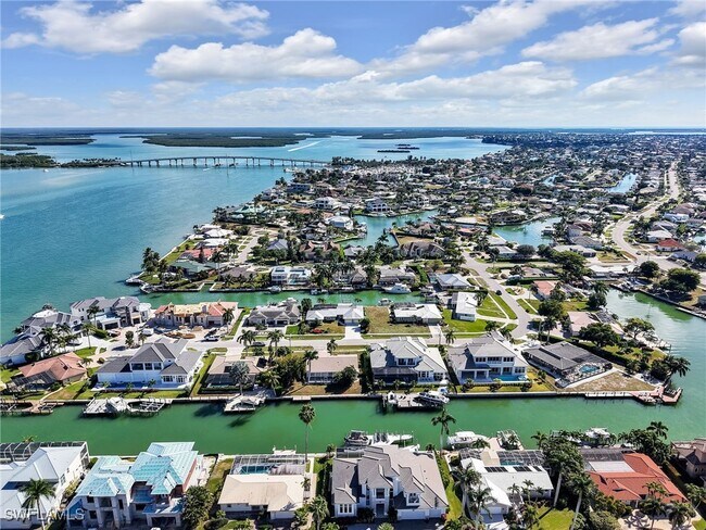 Building Photo - 945 Sundrop Ct