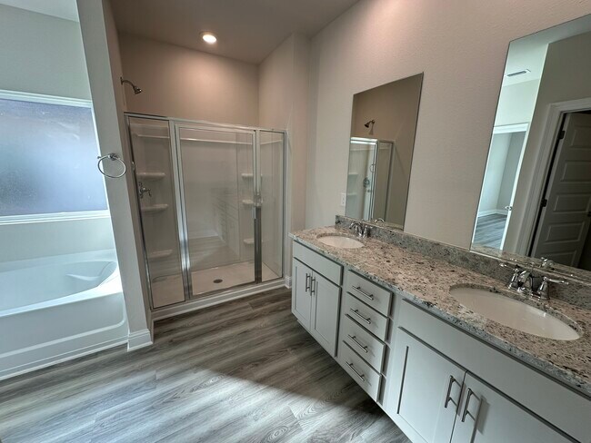 Building Photo - 146 Millet Ave