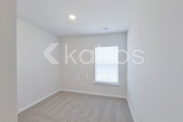 Building Photo - 2477 Banyon Cir