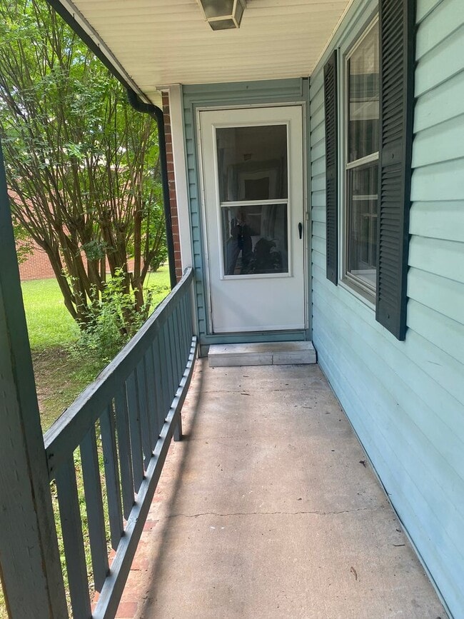 Building Photo - 105 Fairhaven Ct